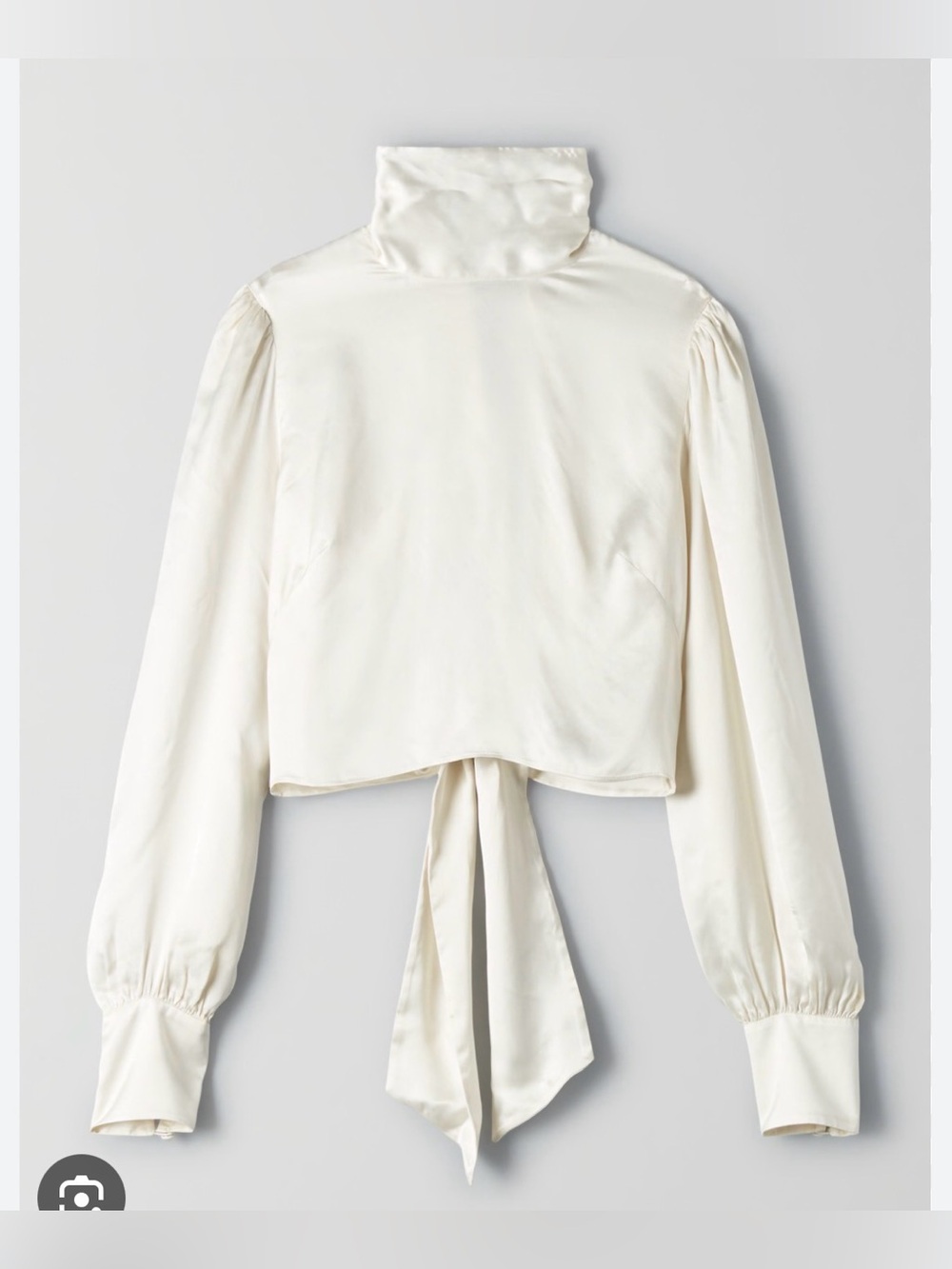 Aritzia Wilfred Leigh Silky tie blouse - size Medium